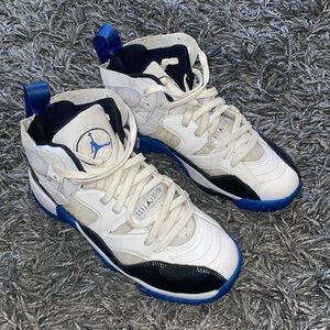 Jordan White blue and black Jumpman Two Trey sneakers size 6.5 youth